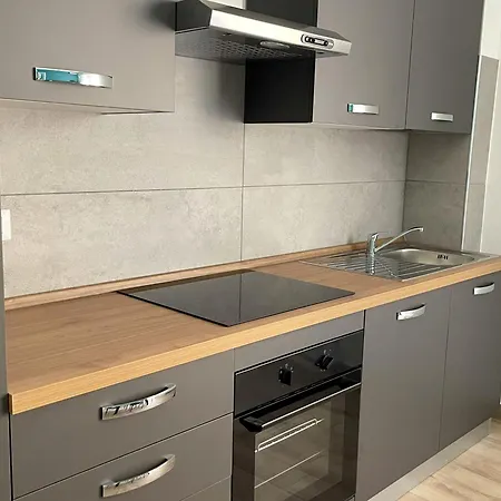 Apartment La Riva Del '44 - Elegant, Spacious, And Bright Homes Just A Few Steps From Nettuno's Finest